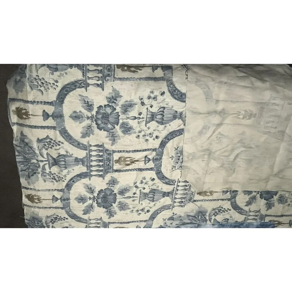 Lee Jofa, Rye Damask an Exclusive Richard Smith Design Fabric Remnant England
